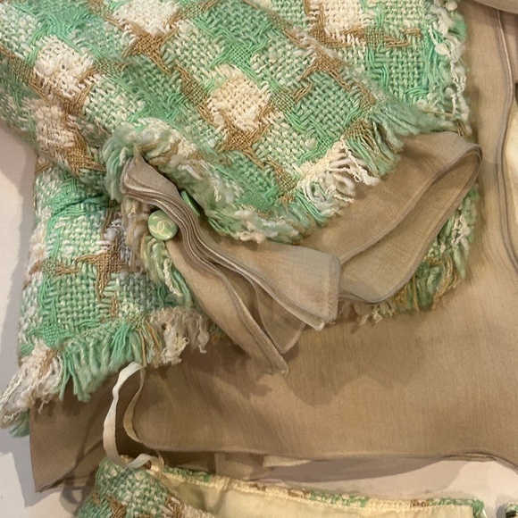 Vintage Chanel FR 40 Jacket w Skirt Set - Picture 4 of 16